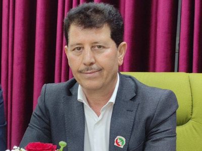 در جهانی که سرعت خبر از سرعت نفس کشیدن پیشی گرفته، خبرنگار کسیست که نه فقط مینویسد، بلکه میفهمد.