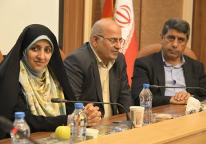 دانشگاه باید فراتر از توصیف مشکلات به چرایی آنها بپردازد