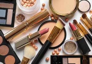 مدیرکل تعزیرات حکومتی گیلان از محکومیت هشت میلیارد ریالی قاچاقچی لوازم آرایشی و بهداشتی خبر داد.