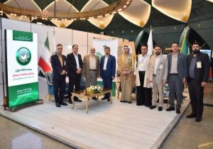 حضور دکتر موالی زاده استاندار خوزستان در غرفه پست بانک ایران در محل نمایشگاه روز روستا و عشایر