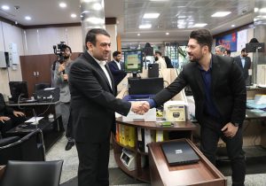 بازدید نجارزاده از برخی شعب انتقال یافته بانک سابق آینده به بانک ملی ایران/ استمرار بی وقفه خدمات به مردم و تمرکز بر مشتری مداری