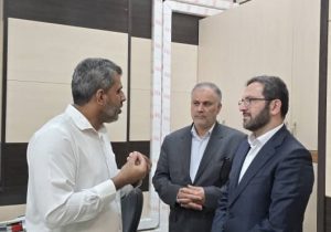 بازدید سرزده مدیرعامل بانک کشاورزی از شعبه جاسک / تأکید متقینیا بر تسریع خدمترسانی به مردم