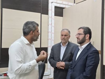 بازدید سرزده مدیرعامل بانک کشاورزی از شعبه جاسک / تأکید متقینیا بر تسریع خدمترسانی به مردم