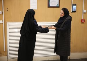 تقدیر از همکاران خانم شرکت بیمه البرز همزمان با سال روز ولادت حضرت فاطمه زهرا (س) و روز زن