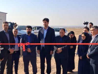 افتتاح و کلنگ‌زنی سه نیروگاه خورشیدی در کرمان با حمایت صندوق کارآفرینی امید