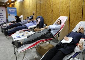 مشارکت گسترده کارکنان بانک رفاه کارگران در امر انسان‌دوستانه اهدای خون