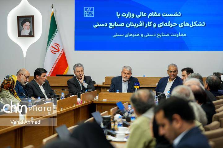 سیاست اصلی دولت چهاردهم در شرایط جنگی حفظ اشتغال و تدوام تولید است سیاست اصلی دولت چهاردهم در شرایط جنگی حفظ اشتغال و تدوام تولید است